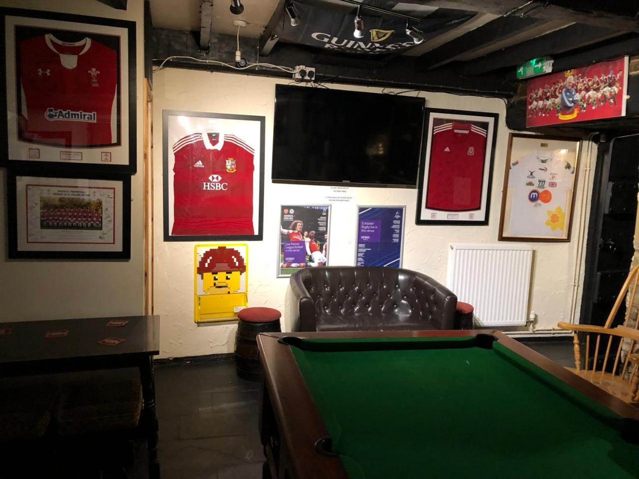 The Crosskeys Inn Usk Dış mekan fotoğraf