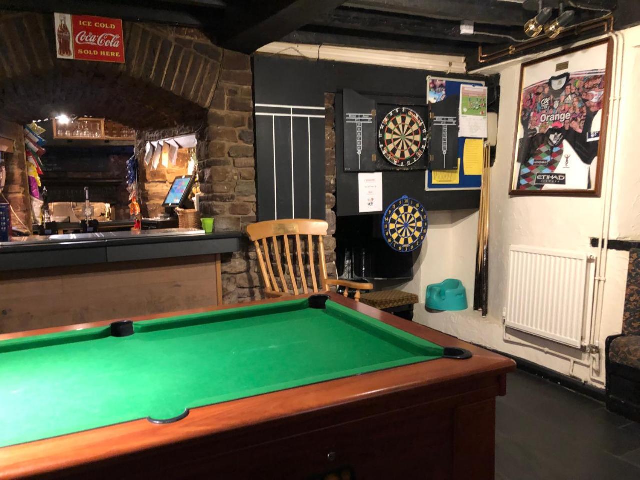 The Crosskeys Inn Usk Dış mekan fotoğraf
